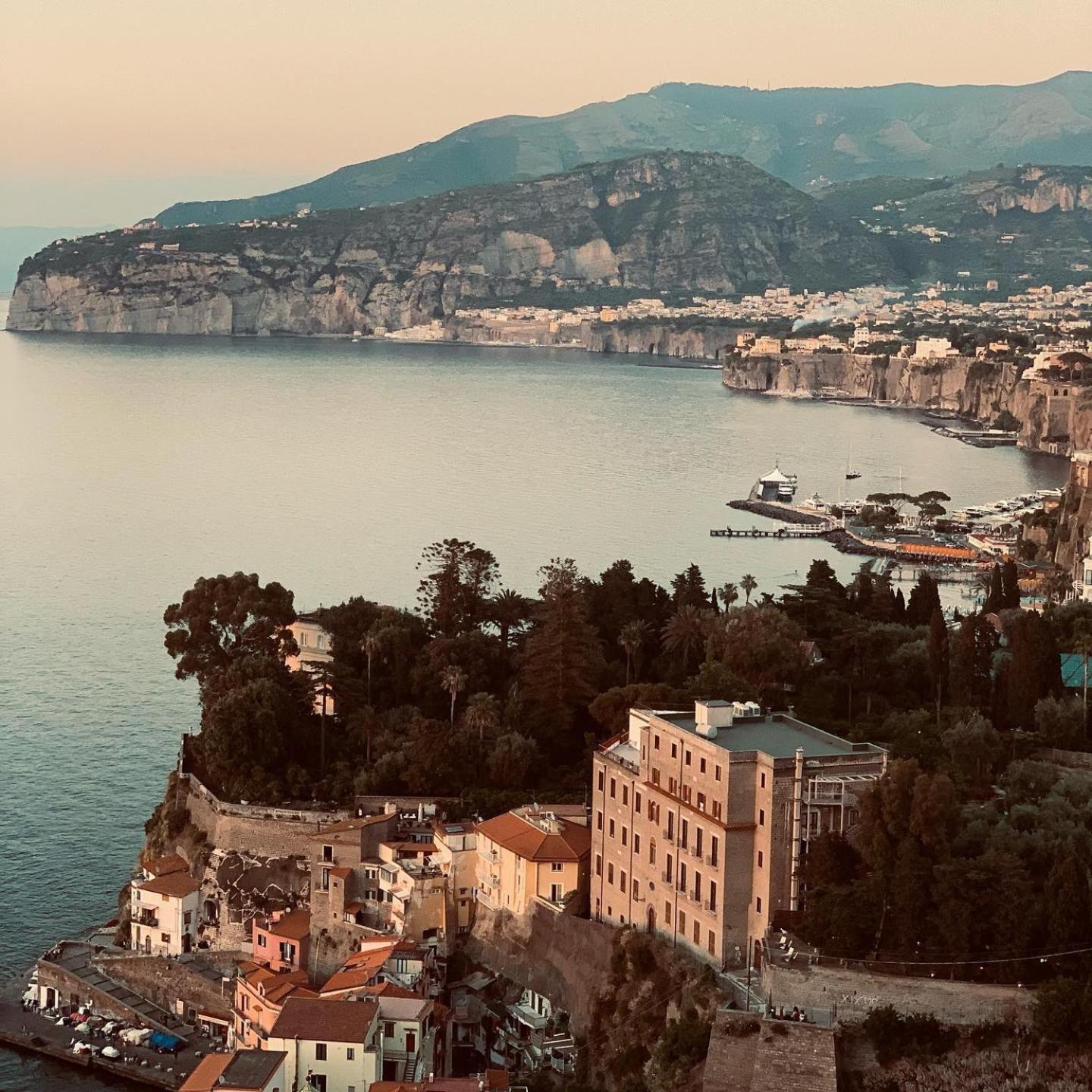 Hotel Spicy Sorrento Bagian luar foto